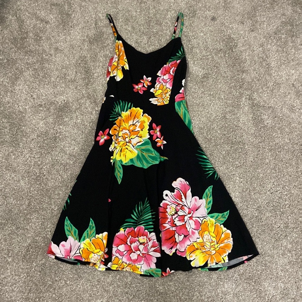 Super cute floral black dress